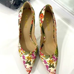 Beautiful Guess shoes size 7 white base multicolour pattern